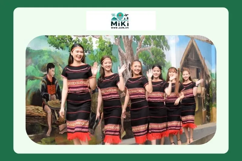 Ngôn ngữ và giao tiếp của người Pa Cô